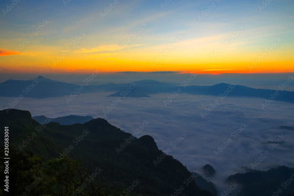 Fototapeta premium Landscape of sunrise on Mountain View of Phu Chi Fa , Thailand