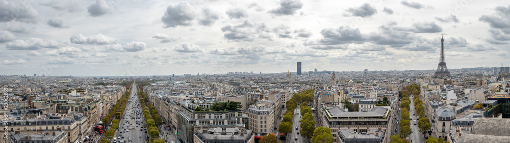 Large Panoramic of the Downtown Paris Skyline Facing South