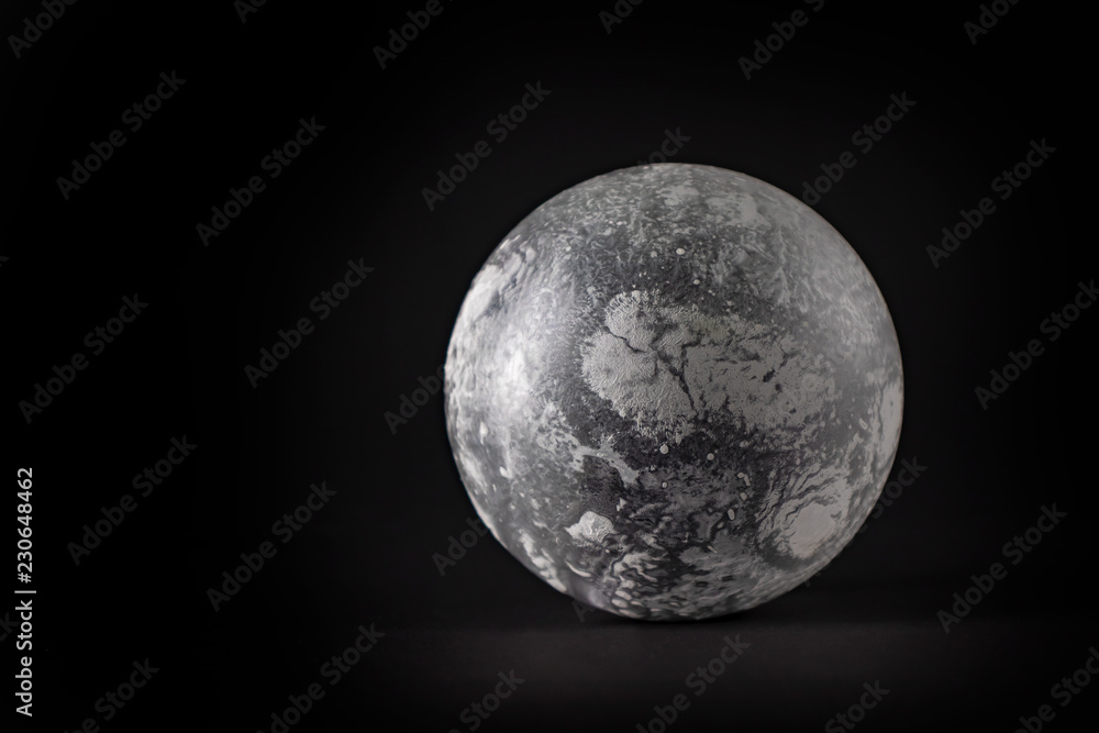 Obraz premium Glass sphere with frosty pattern.