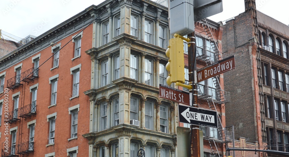 Φωτογραφία Broadway NYC Street Sign Trendy Shopping Hip Urban Neighborhood
