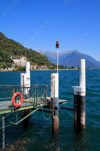 Schiff Anlegestelle von Gravedona, mit Blick über den See