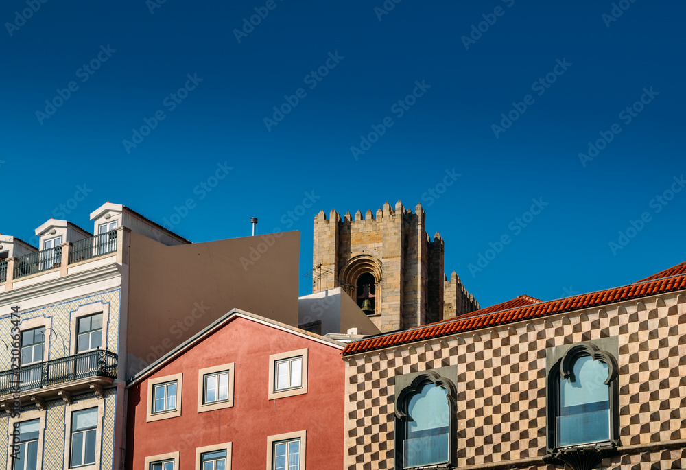 Fototapeta premium Traditional Lisbon buidlings and Se Cathedral, Portugal