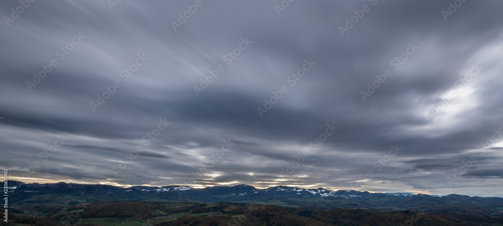 Panorama Sturmwolken über Landschaft Panorama Sturmwolken über Landschaft