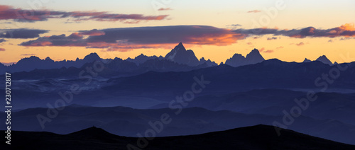 Cuadro en lienzo Gongga Mountain Range (also known as Minya Konka) - Gongga Shan, Sichuan Province, China