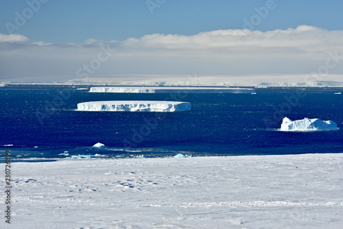 Flying over the antarctic peninsula