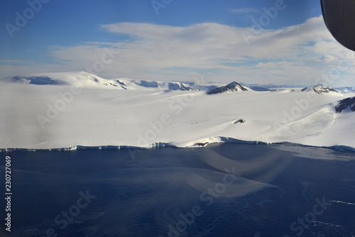 Flying over the antarctic peninsula