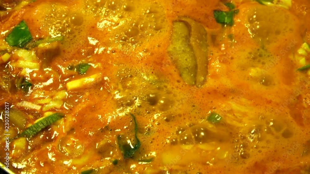 Boiling hot pot type of Korean stirfried rice cakes, Jeukseoktteok