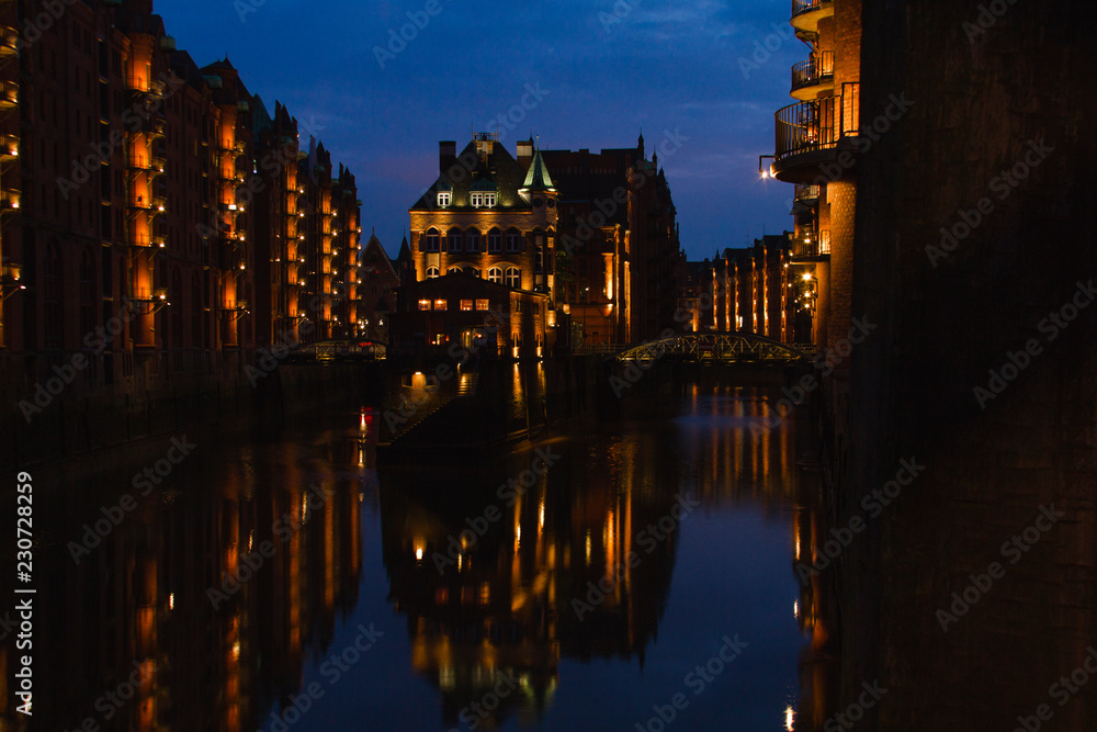 Hamburg at Night 01