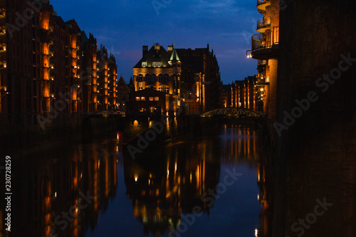 Hamburg at Night 01