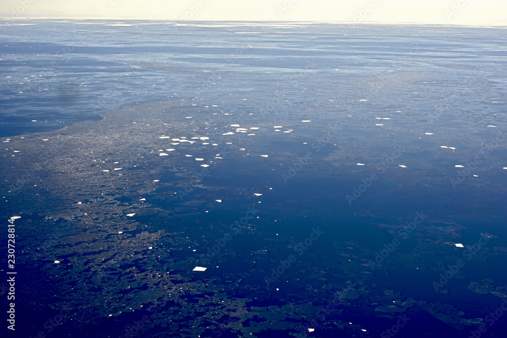 Flying over the antarctic peninsula