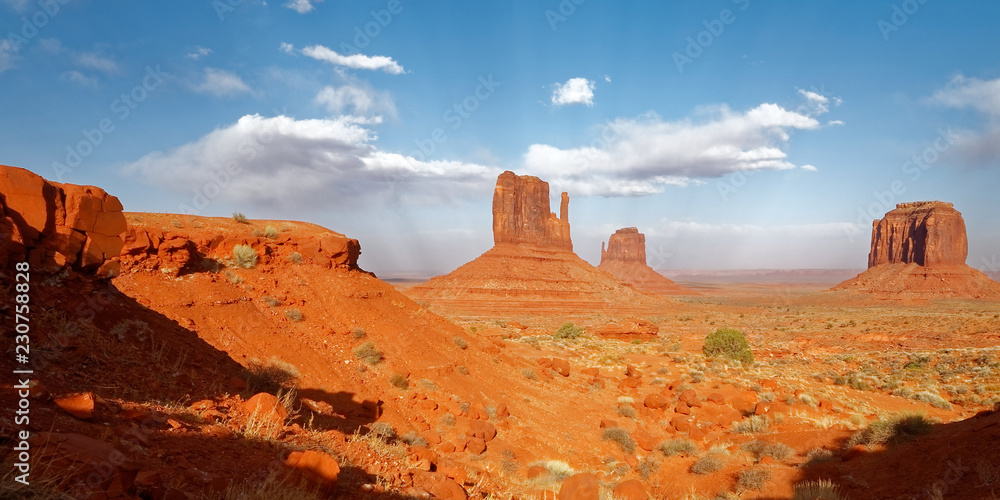 Grandiose Monument Valley, Arizona / Utah / Navajo, USA Grandiose Monument Valley, Arizona / Utah / Navajo, USA