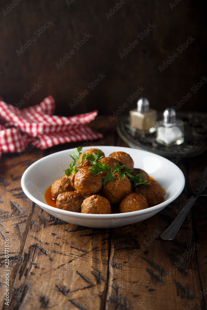 Meatballs with tomato sauce and parsley Meatballs with tomato sauce and parsley
