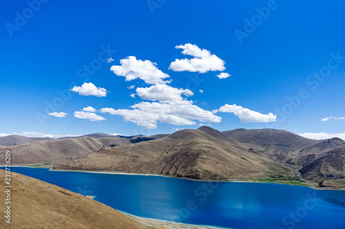 Yamdrok Lake, Tibet, China photo