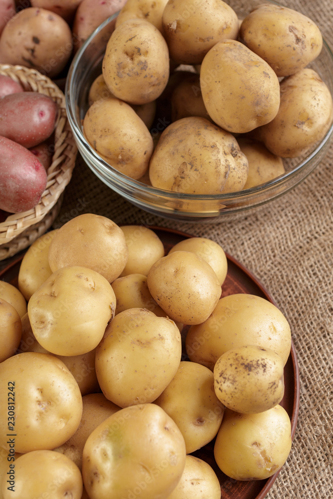 Fresh raw potatoes Fresh raw potatoes