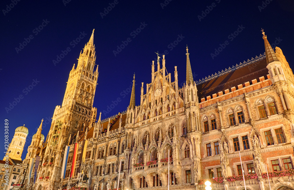 Fototapeta premium New Town Hall as seen from the Marienplatz side 