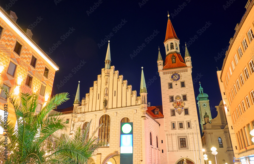 Fototapeta premium Old Town Hall as seen from the Marienplatz side 