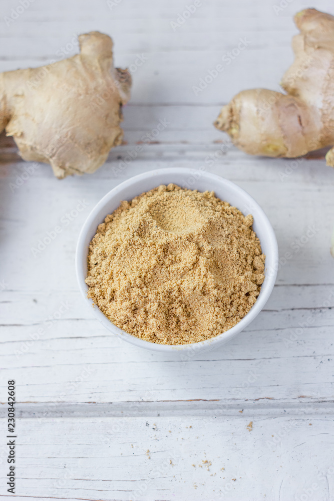 Fototapeta premium Grounded ginger and ginger root