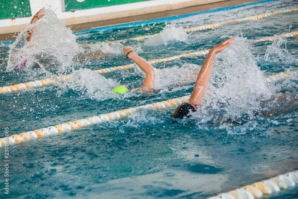 natación, niños nadando en alberca, clases de natación, nadar, carriles ...