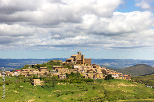 Foto Spanish landscape navarre spain Ujue village