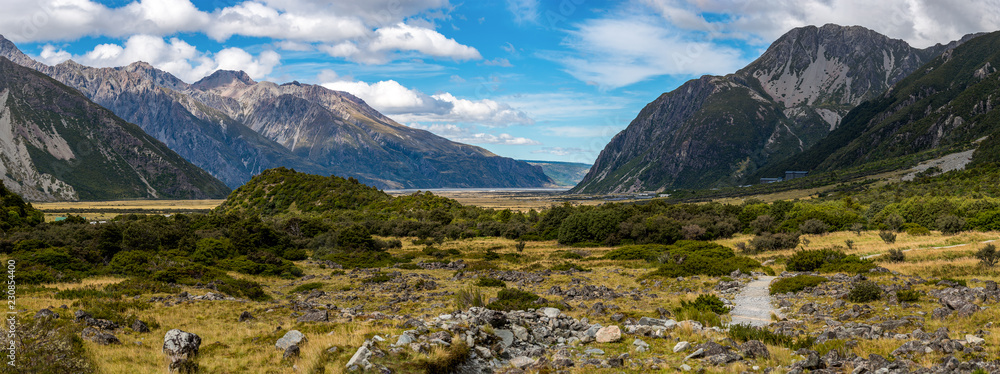 Fototapeta premium Hooker Valley, this is of the famous tourist attraction in New Zealand - Aoraki