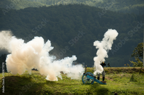 Tableau sur toile salvo from an old cannon