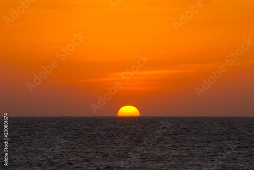 Fototapeta Naklejka Na Ścianę i Meble -  Sunset over the sea horizon in Cartagena