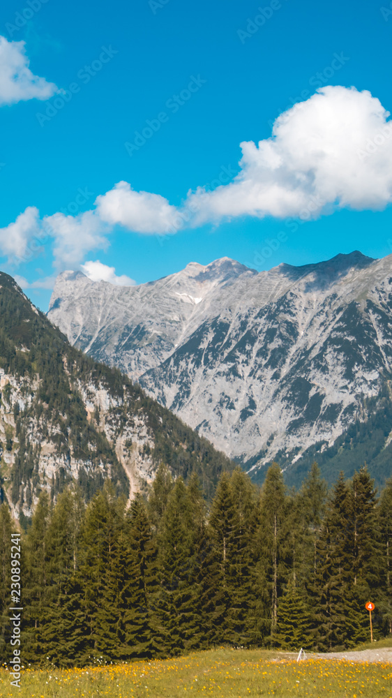 Smartphone HD wallpaper of alpine view at the Achensee