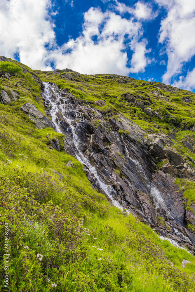Obraz premium Wasserfall im Stubaital