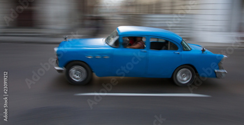 Blue Car Pan 1 © Stanley