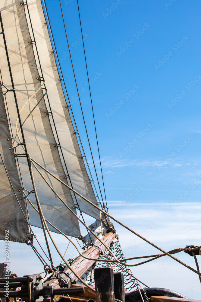 Φωτογραφία Three jibs and rigging on a bowsprit of a 3-masted schooner on its way to the Island of Nicklösa in the Åland Islands, Finland
