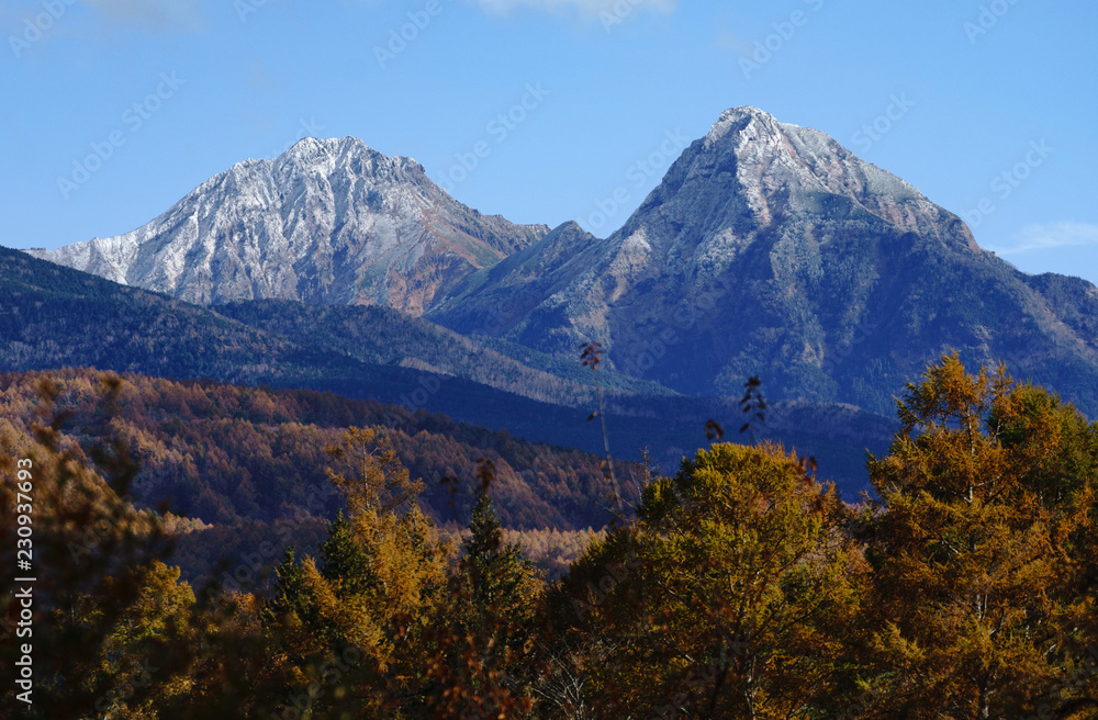 八ヶ岳初冠雪・紅葉