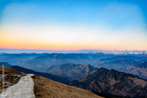 chopta tungnath chandrashila trek with blue sky