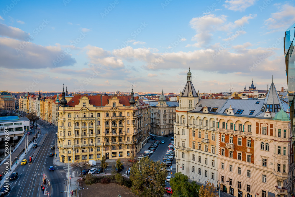 Vue de Prague depuis la terrasse de la Maison dansante