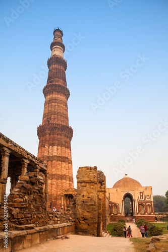 Qutub Minar, Delhi photo