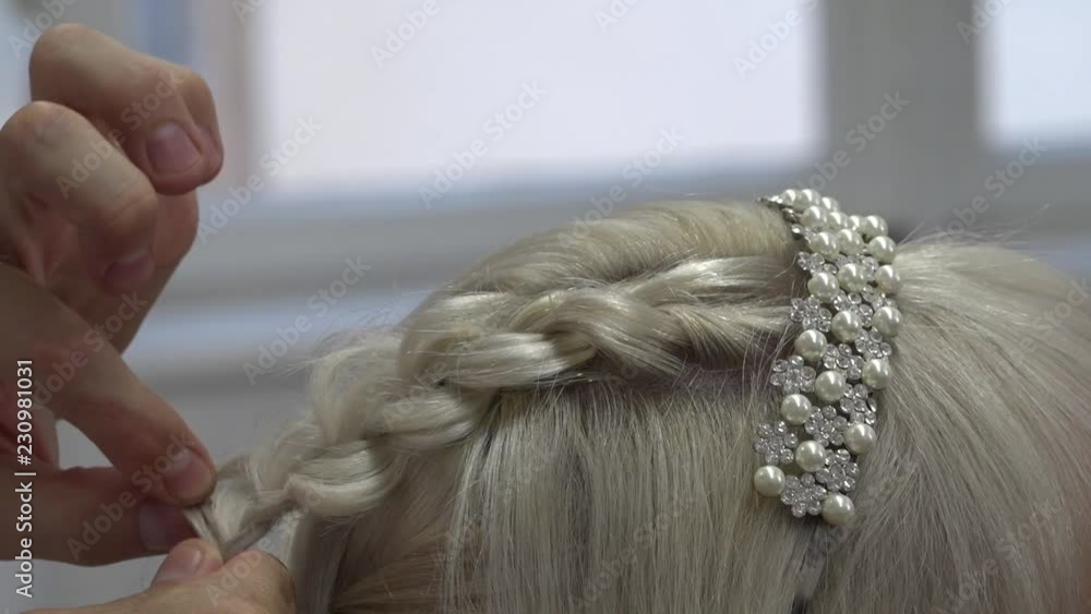 Coiffure de mariage avec diadème en strass