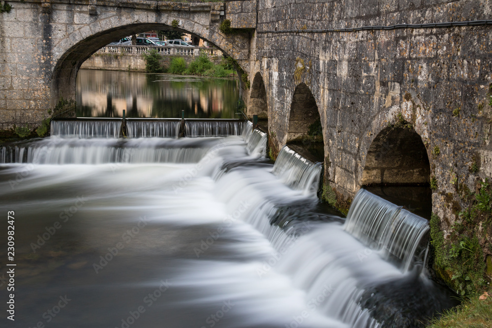 Fototapeta premium Pont médiéval roman - Brantôme