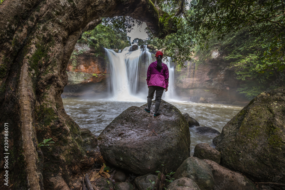 Obraz premium Beautiful landscape of Haew Suwat waterfall in Khaoyai National Park,Thailand