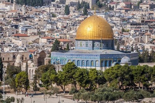 JERUSALEM, ISRAEL. October 30, 2018. A close view of the Dome of the Rock, an Islamic shrine located on the Temple Mount in the Old City of Jerusalem. Al Aqsa mosque, Muslim holy place.