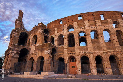 Colosseum gladiator arena famous ancient historical roman empire architecture landmark stone ruin amphitheater monument