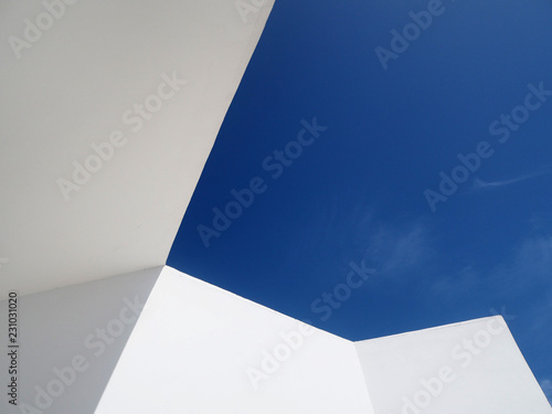 arquitectura branco céu azul