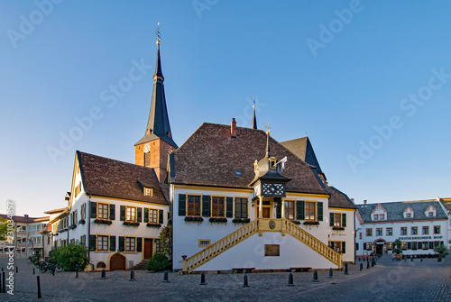 Obraz na płótnie Altes Rathaus in Deidesheim, Rheinland-Pfalz, Deutschland w salonie