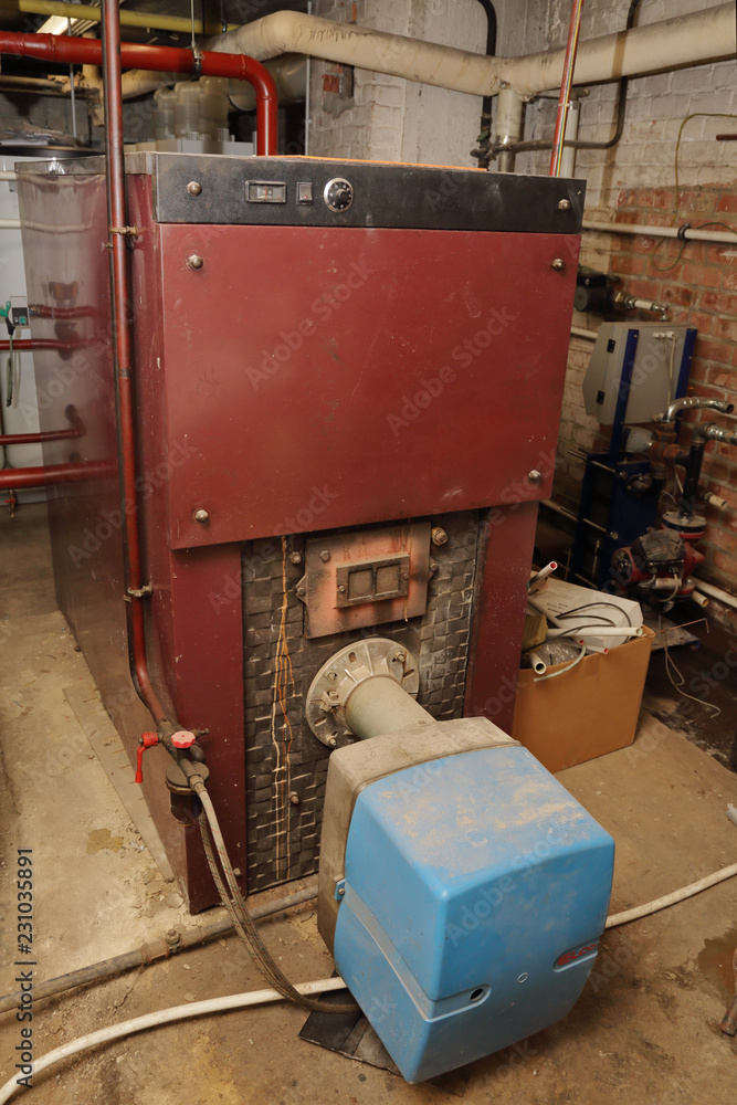 ancienne chaudière à gaz énergivore Stock Photo Adobe Stock — free download