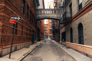 Fototapete New York Staple Street im Herzen Manhattans  © oneinchpunch