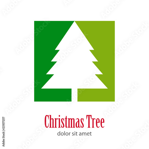 Logotipo Christmas Tree con árbol abstracto espacio negativo en cuadrado