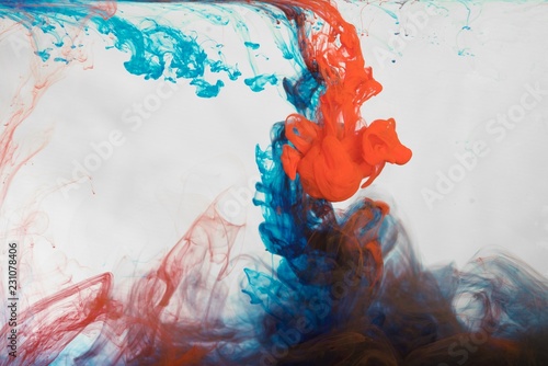 atramenty w wodzie, abstrakcja kolorów