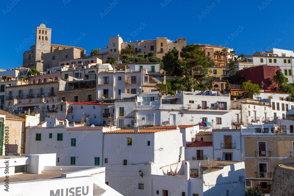 Ibiza Stadt mit blick auf Festung
