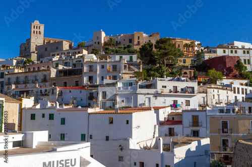Ibiza Stadt mit blick auf Festung © Harald Schindler