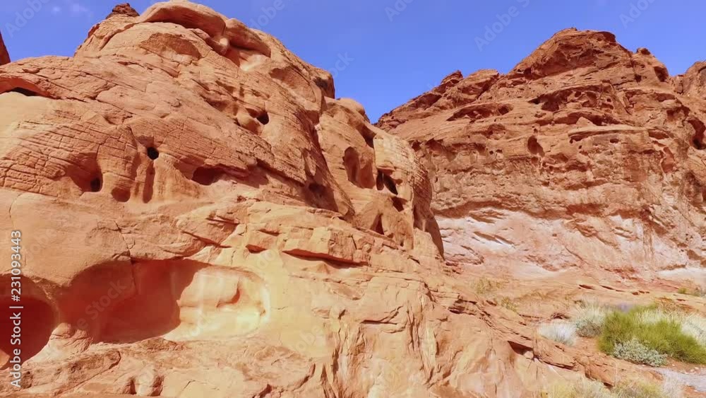 Amazing geological formation in the Valley of Fire.
Amazing geological formation in the Valley of Fire.