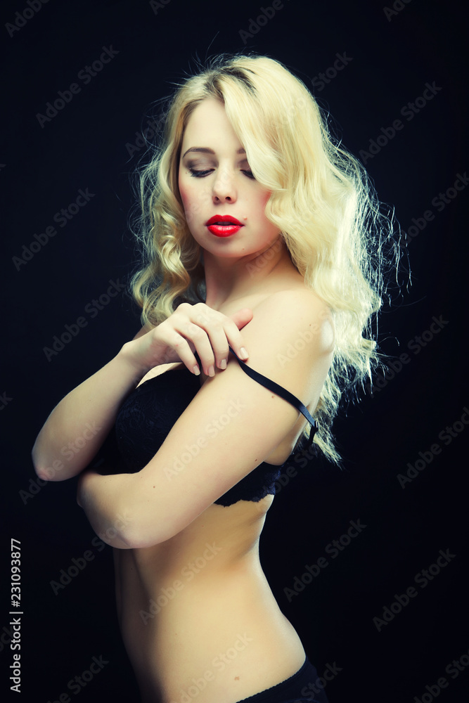 Naklejka premium sexy blonde woman