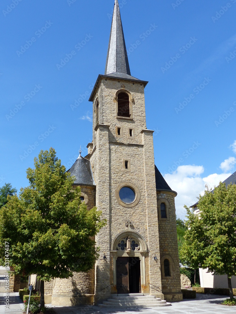St.-Hubertus-Kirche in Bech-Kleinmacher / Mosel St.-Hubertus-Kirche in Bech-Kleinmacher / Mosel